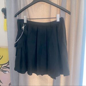 Hot Topic Black Cargo Pleated Skirt